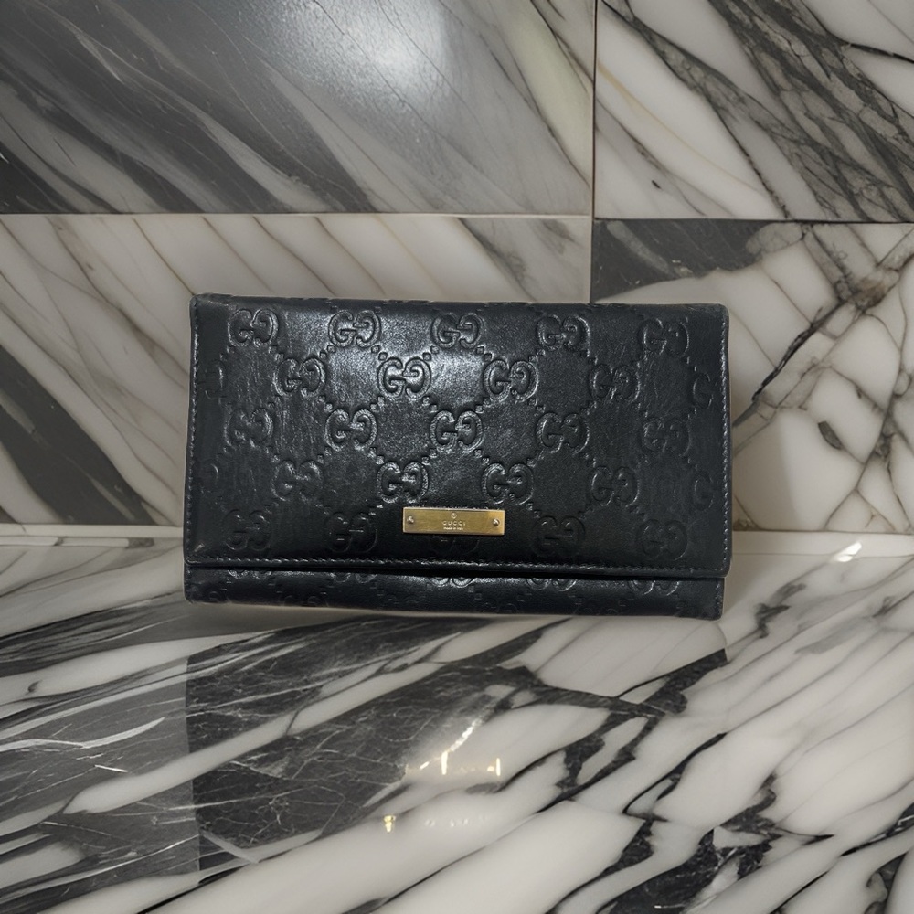 Gucci black leather wallet